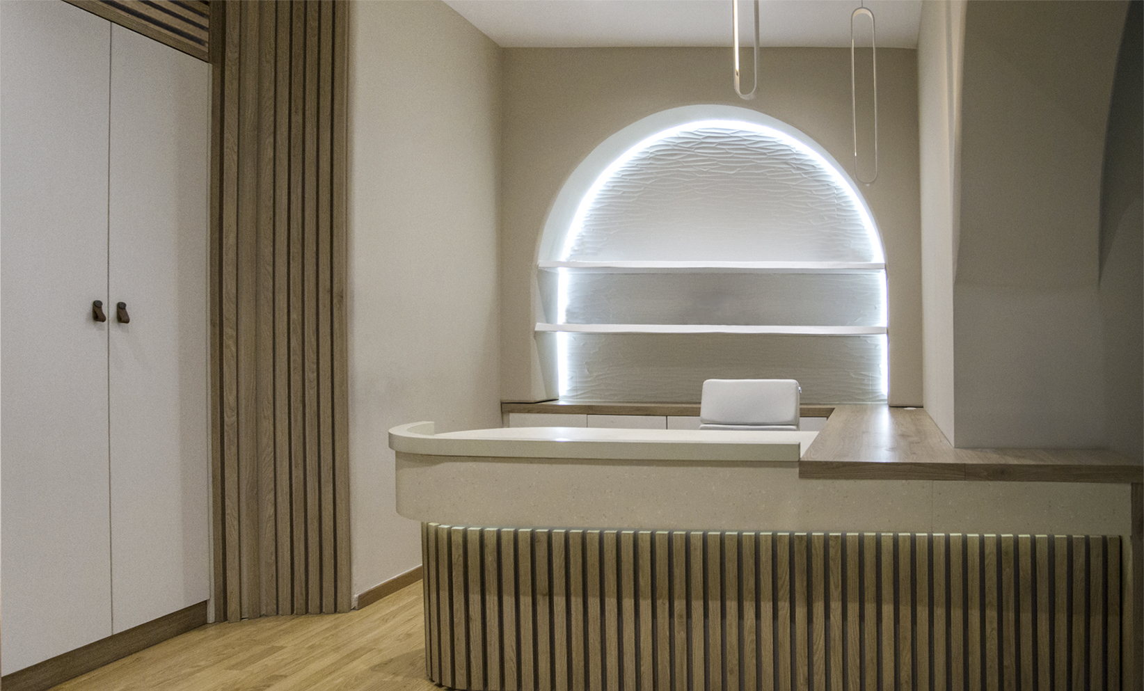 2-masazaki-reception-interior-design-spa-massage-wood